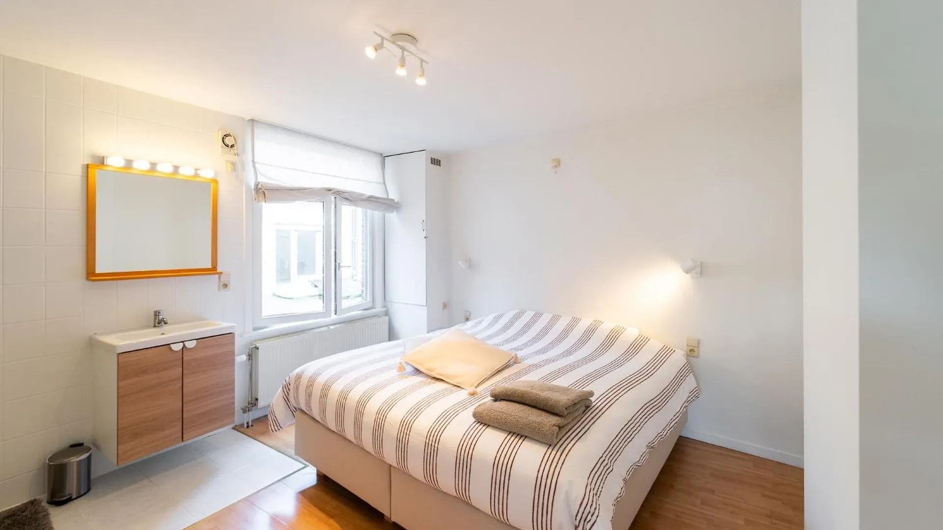 Charmante Rijwoning Villa Brujas Сasa de vacaciones