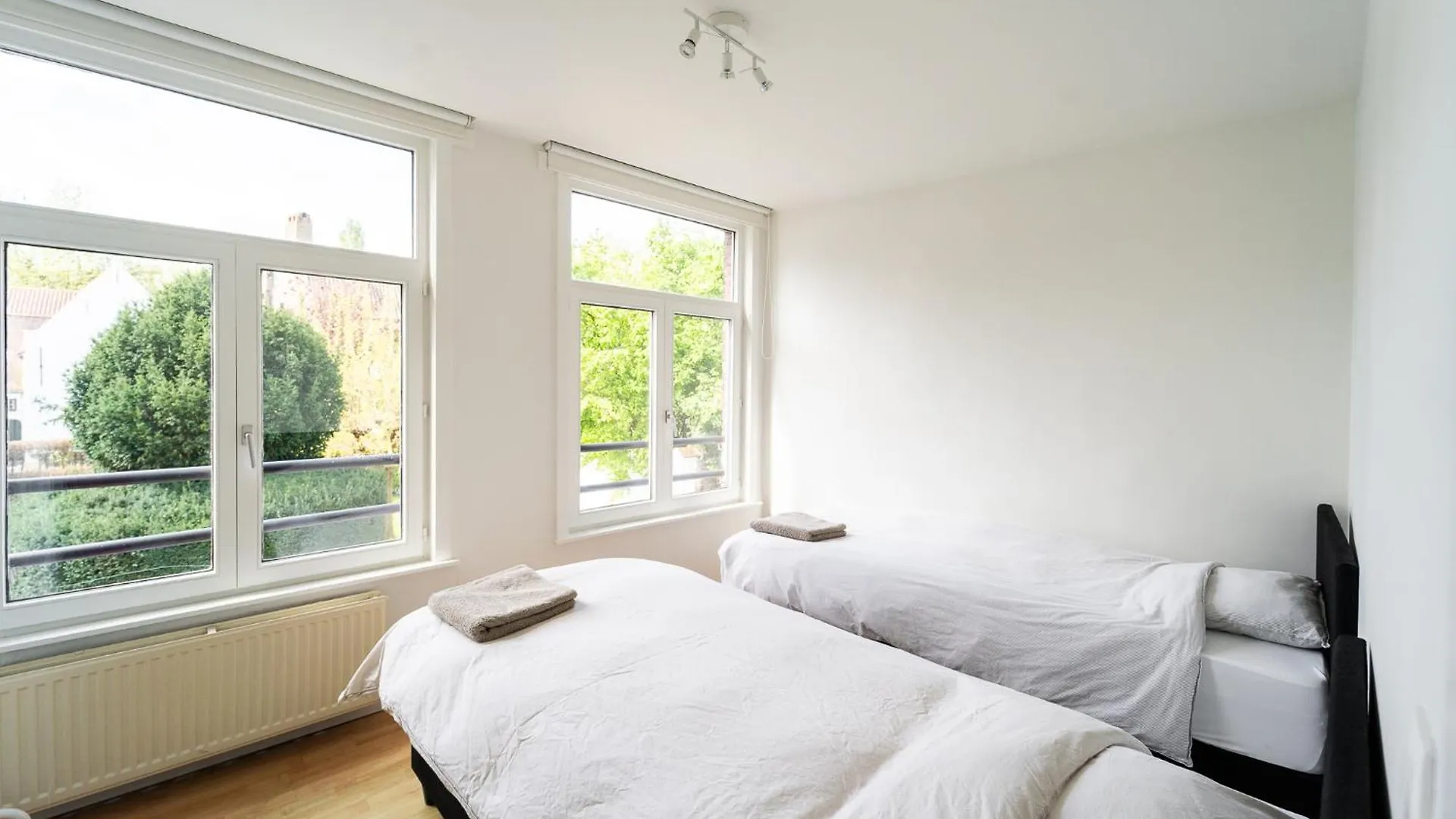 Charmante Rijwoning Villa Brujas 0*,